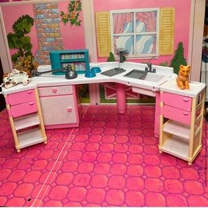 94’ Mattel Barbie love and care vet